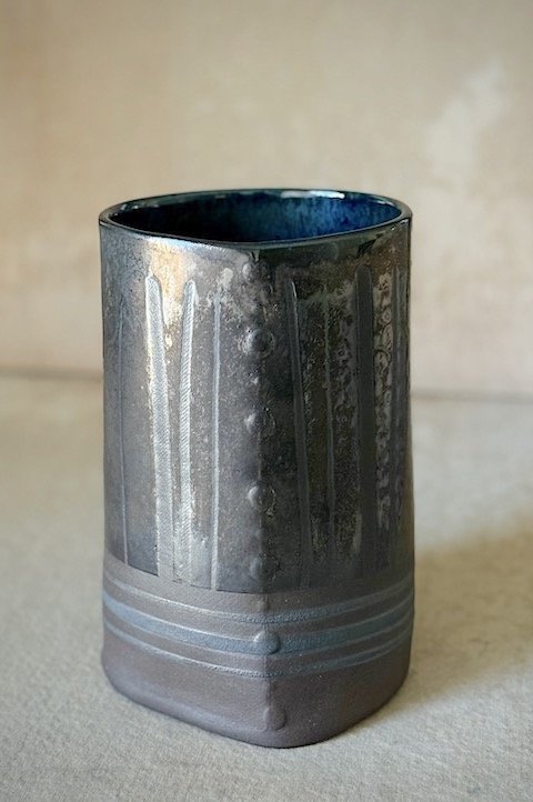 Metallic Brush Pot (2025)