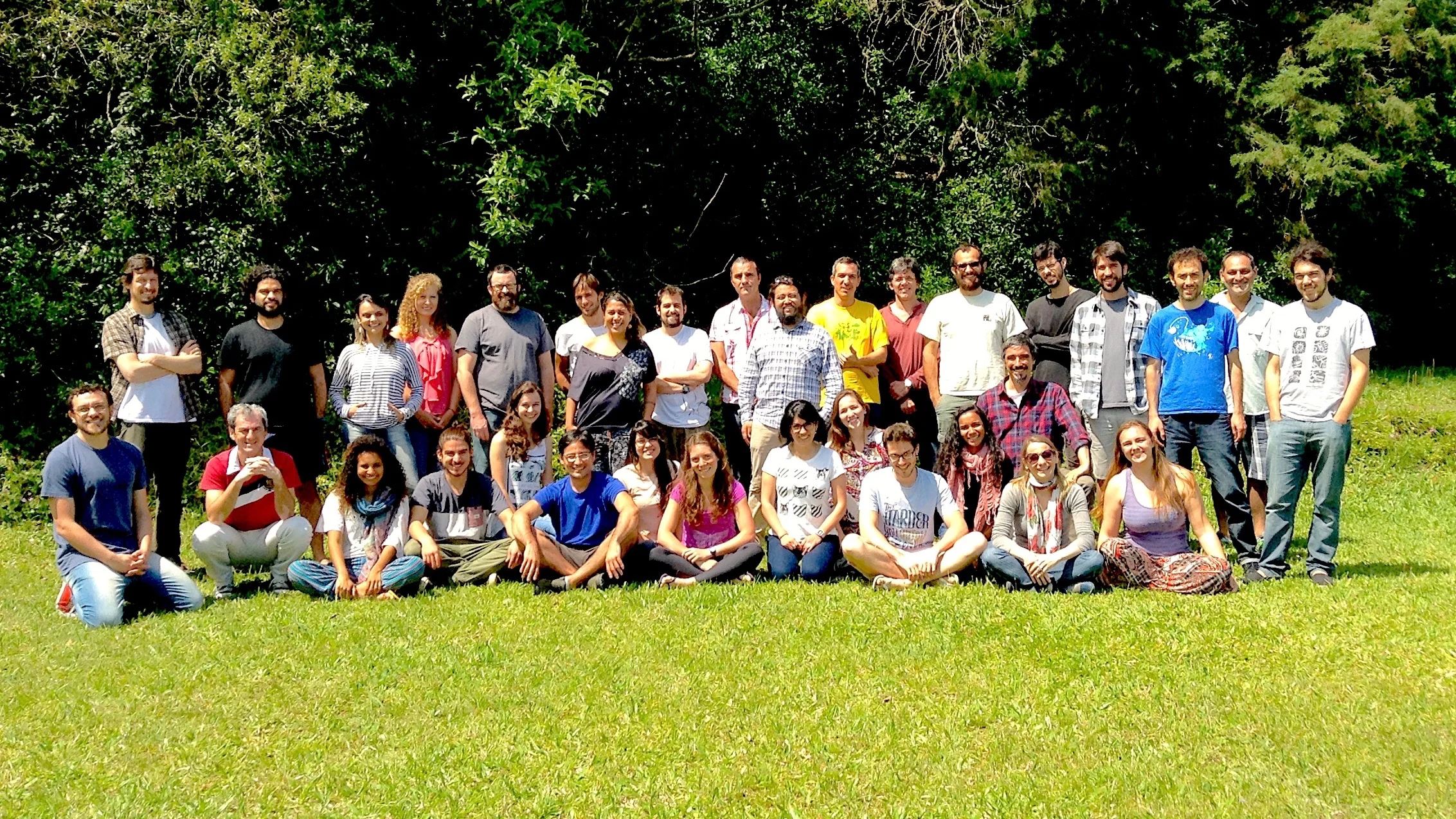 From left to right: (standing) Juan Manuel Morales, Ulisses Camargo, Fernanda Santos, Courtney Davis, David Miller, Nicolas Strebel, Tainá Rodrigues, Ismael Brack, Marc Kéry, Damian Ortiz-Rodriguez, Nacho Villar, Pablo Inchausti, Yan Ramos, Leonardo Trevelin, Andreas Meyer, Gustavo Silva-Arias, Paulo Cordeiro, Guilherme Morés; (seating) Murilo Guimarães, Milton Ribeiro, Bruna Amaral, David Uribe, Viviane Zulian, Joaquín Aldabe, Iara Coriolano, Florencia Tiribelli, Bibiana Valencia, Karoline Gilioli, Atilla Ferreguetti, Rebeca Barreto, Gonçalo Ferraz, Maja Kajin, and Tatiane Arnhold.