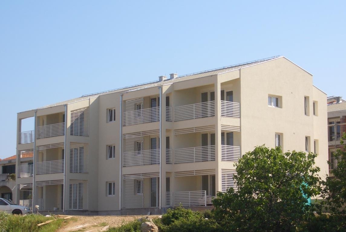 multi-unit residential Otok pašman 2007