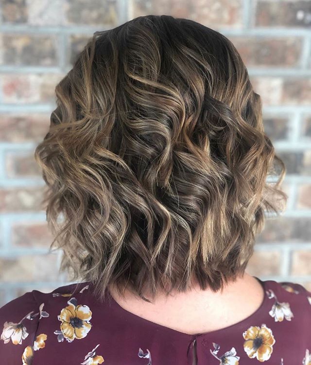 Hair by Kianna
.
.
.
.
.

#ashevillehair #avedastylist #richbrunette #loveyourhair #aveda #avlhairstylist #avl #hairdresser #hairlove #avedabrunette #avedahair #avlhair #ashevillehairstylist #evolutionssalonofasheville #highlights @hair_by_kianna