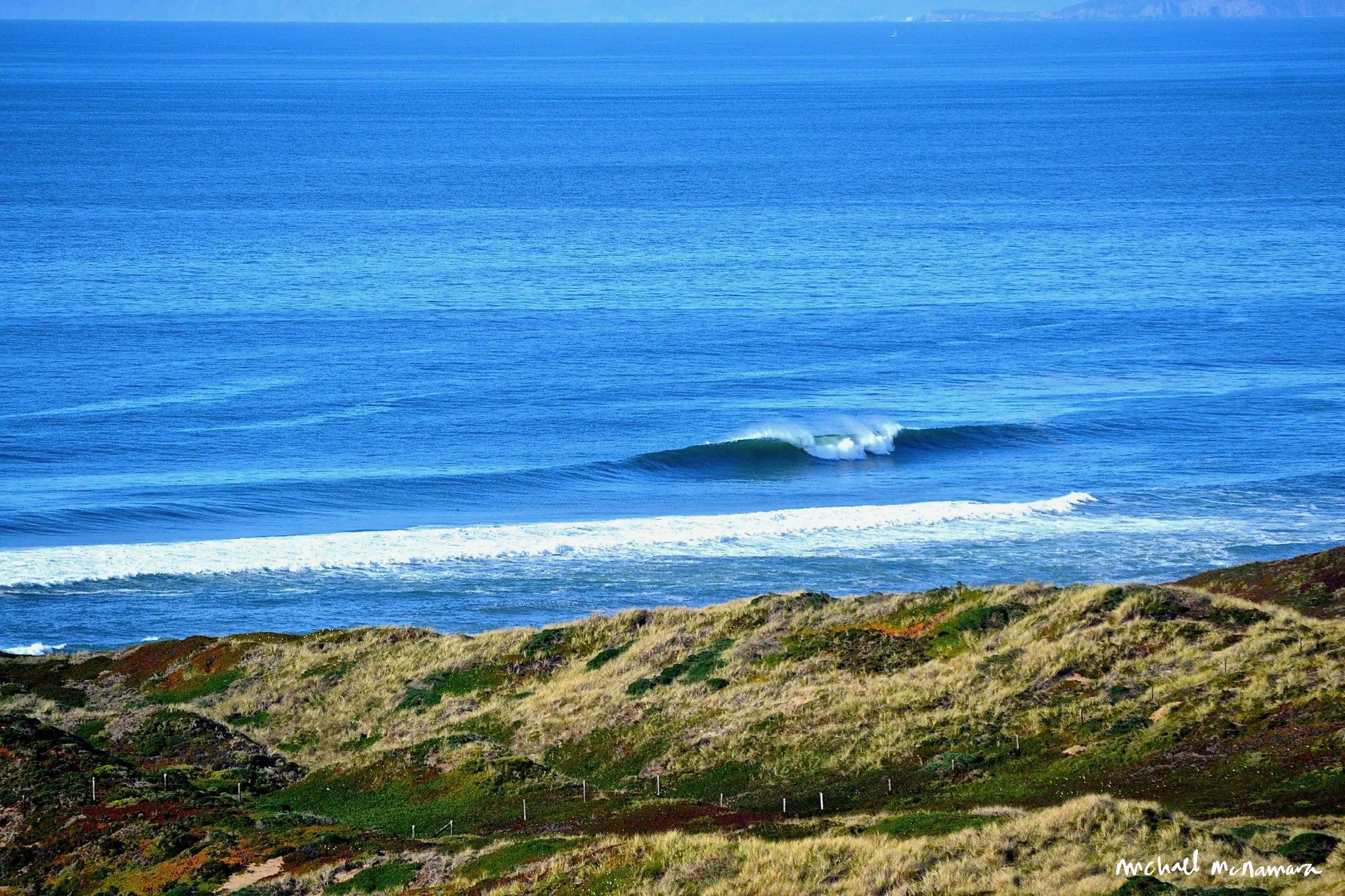 wave_from_rock1_dw.jpg