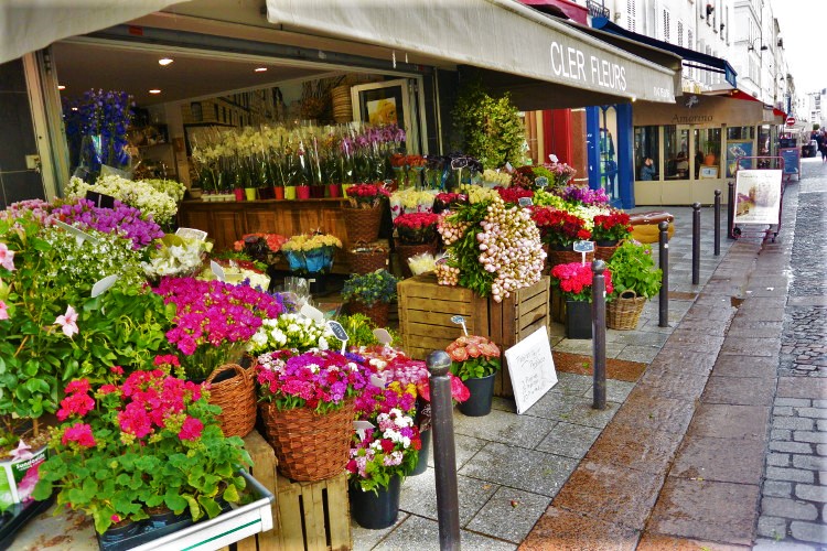 Early morning walk at Rue Cler