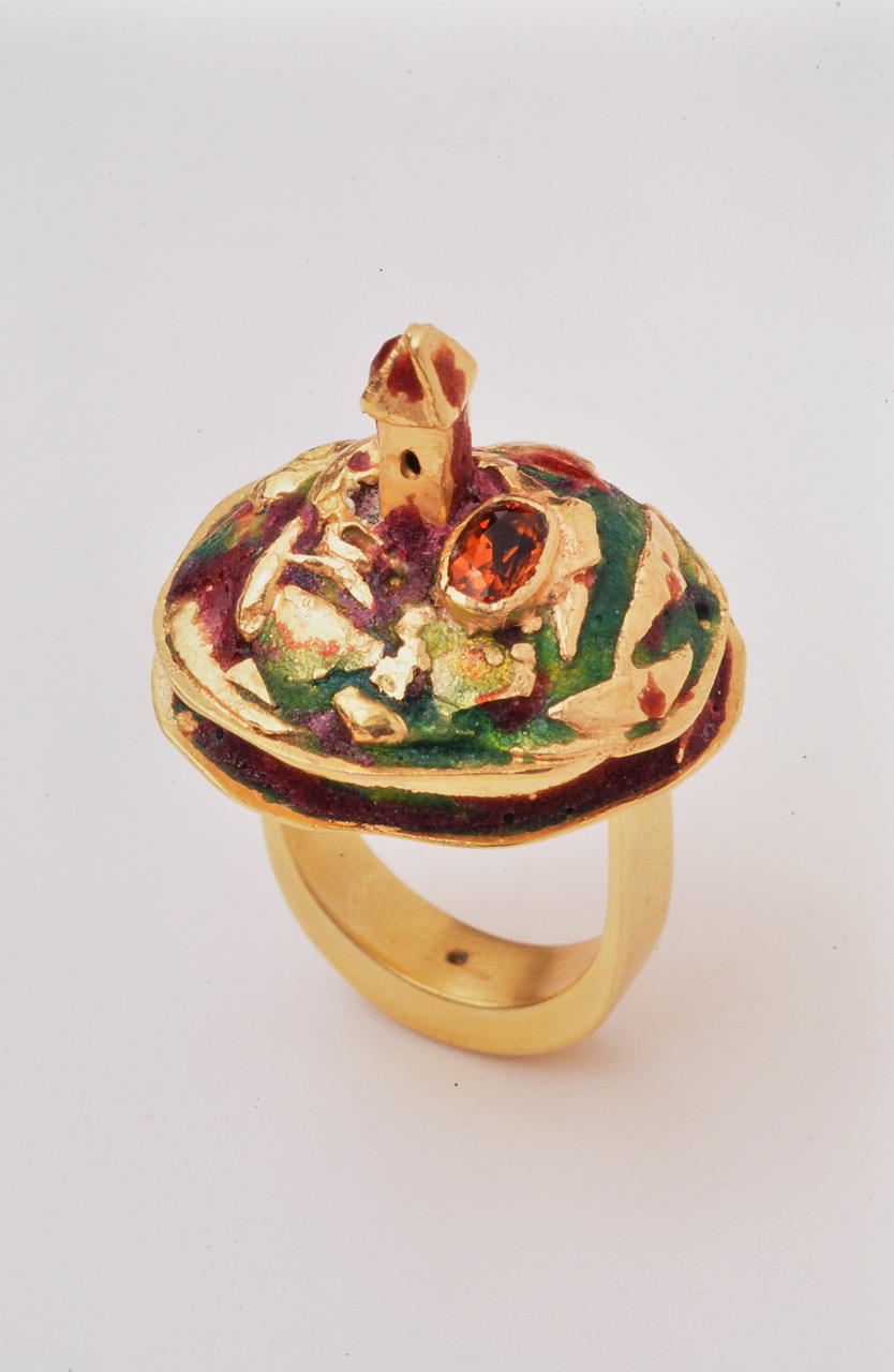 Landscape Ring Gold with Granate and Enamel