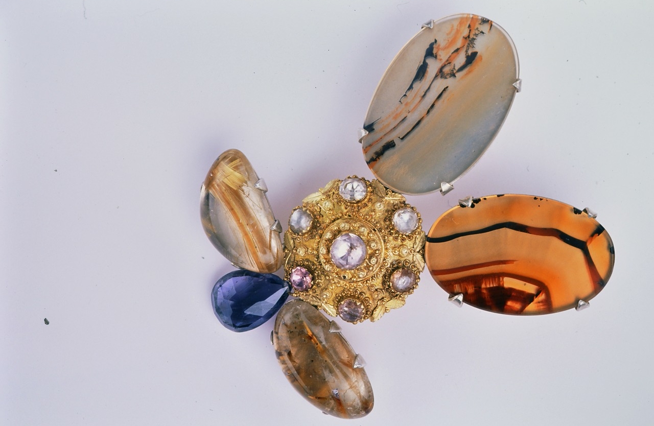 Brooch with Agate and Iolite
