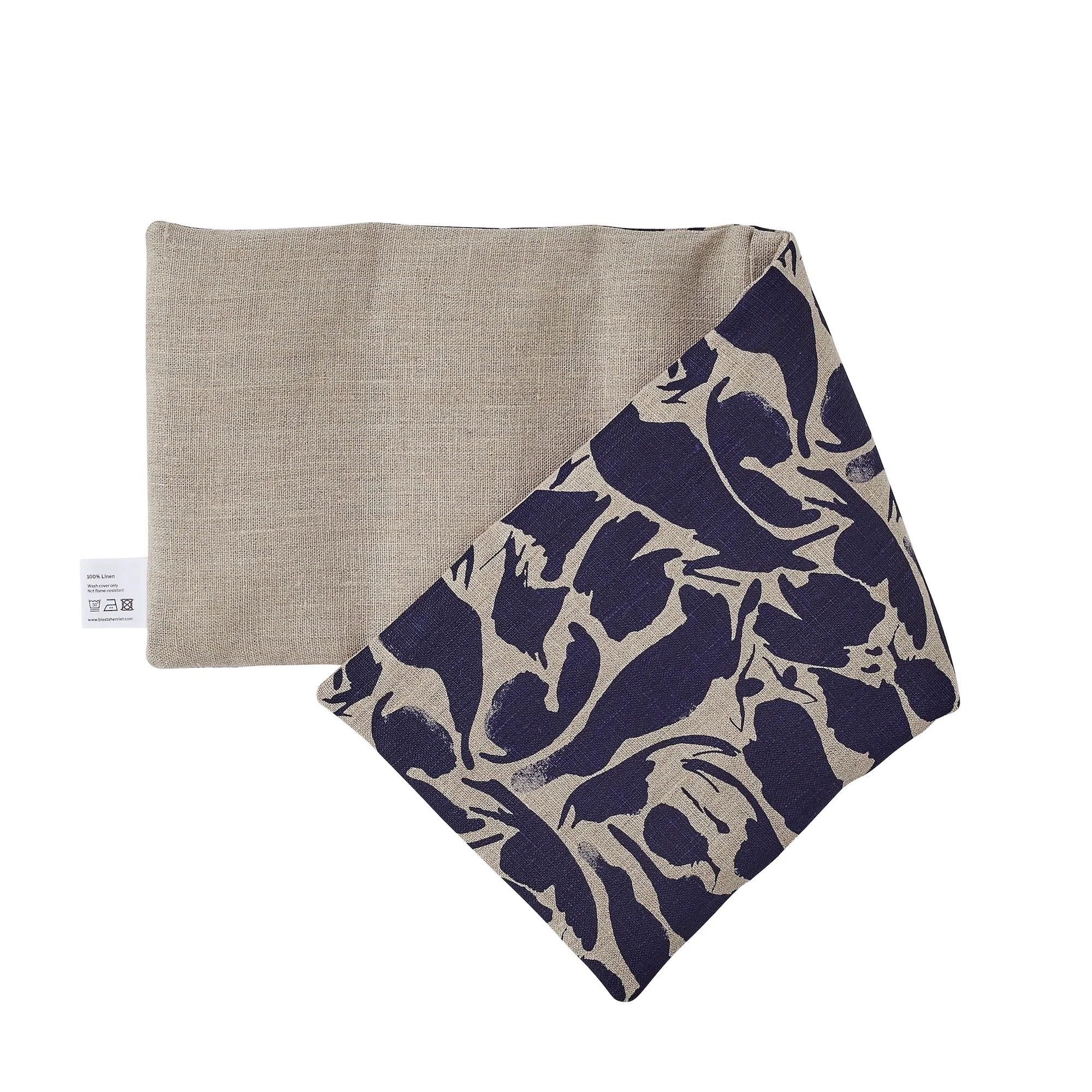 Blasta-Henriet-Navy_wheat_bag_cut_out.jpg