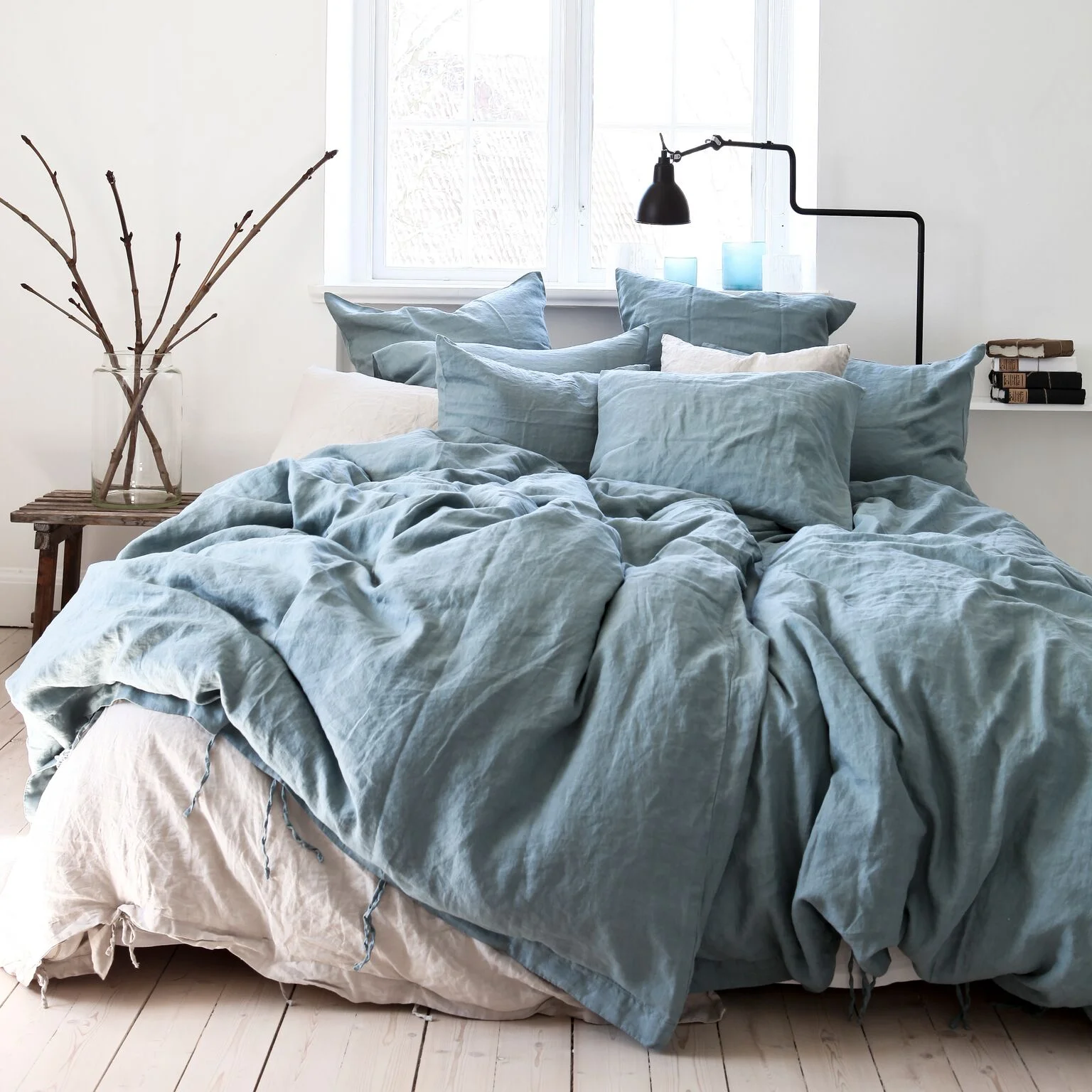 Stonewashed-linen-dusty-blue-swedish-house-home.jpg