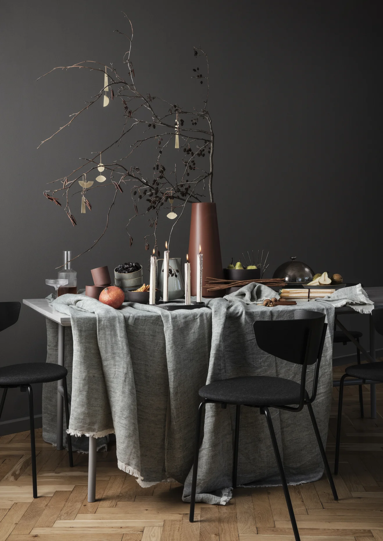 Ferm-Living-Balck-circle-candleholder-large-2.jpg