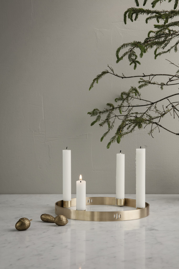 ferm-living-brass-candle-ring-christmas.jpg