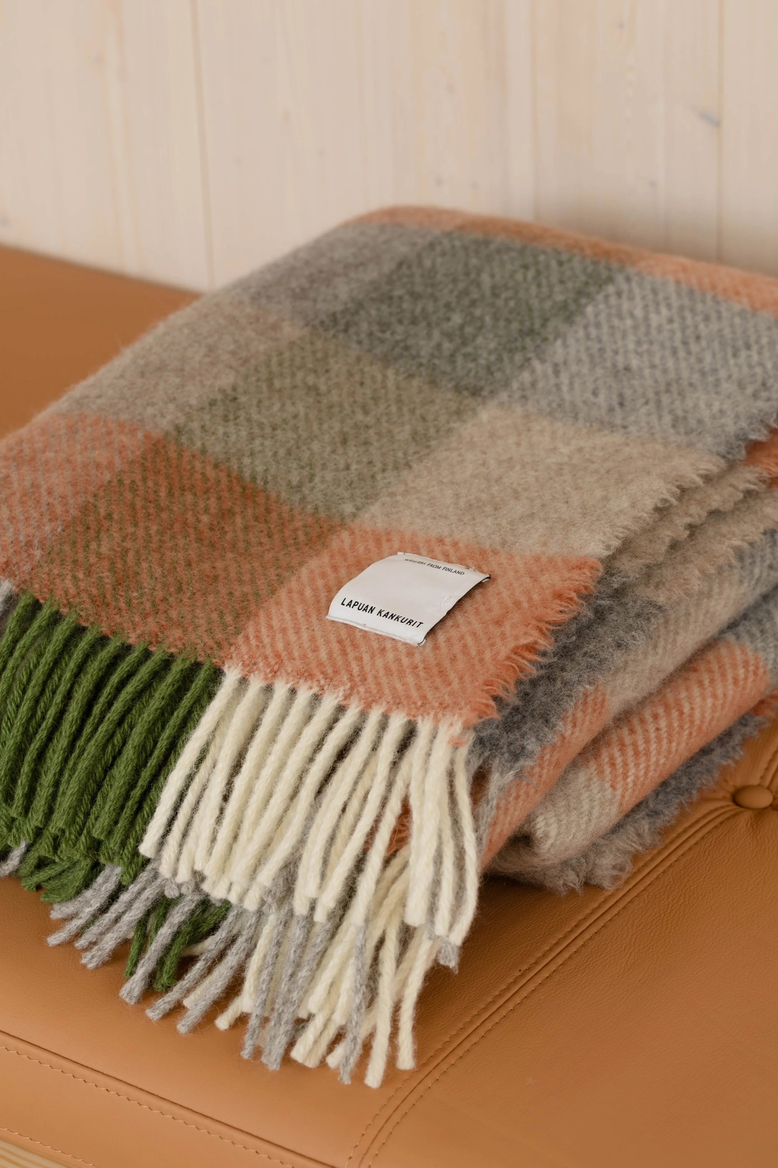 LapuanKankurit-Kasku-blanket-cinnamon-green-4.jpg