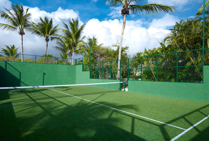 For active guests, Casablanca has a private gym with high-end exercise equipment and range of weights. The villa also has its own Astroturf tennis and paddle court.