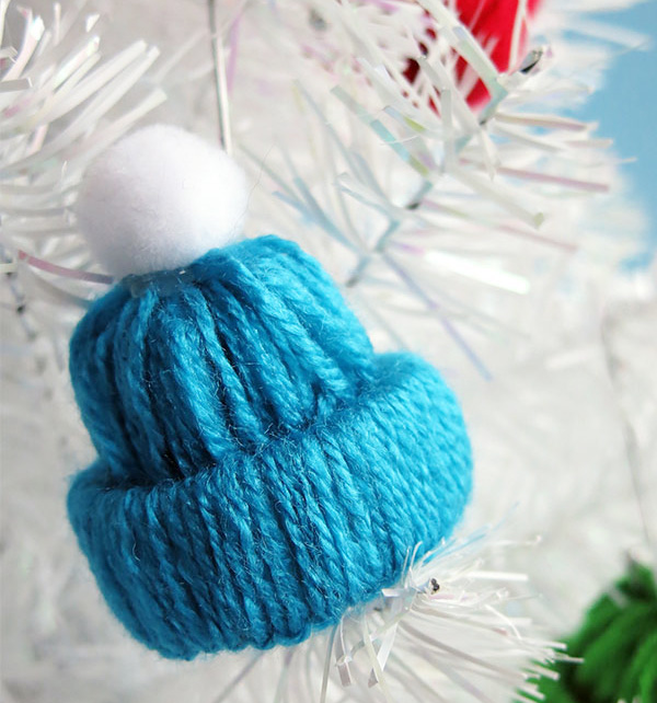 Source: http://www.landeeseelandeedo.com/2015/12/winter-hat-tree-ornament-yarn-craft.html#