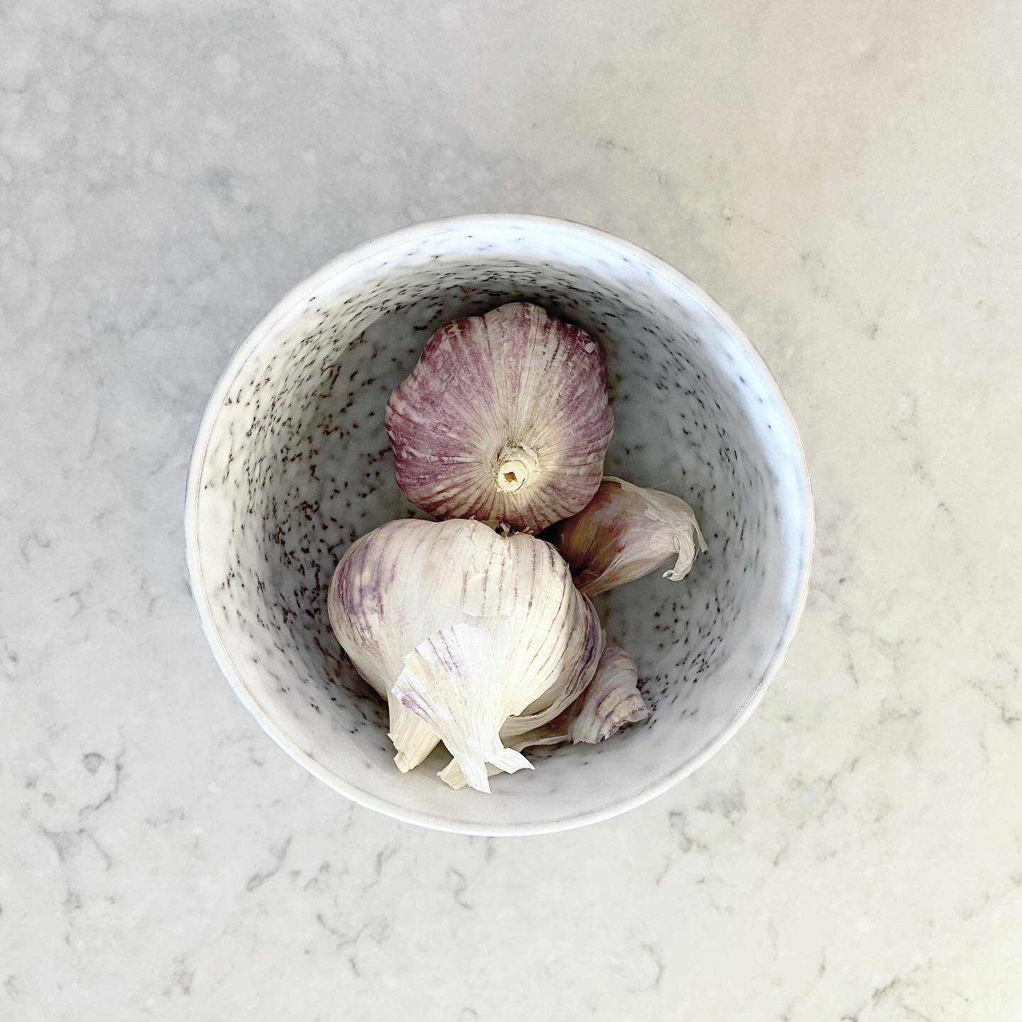 It&rsquo;s the simple things - endlessly inspired by produce 

#palette #garlic #beautifulproduce #foodphotography #marble #noblegrey #wabisabi #propstyling