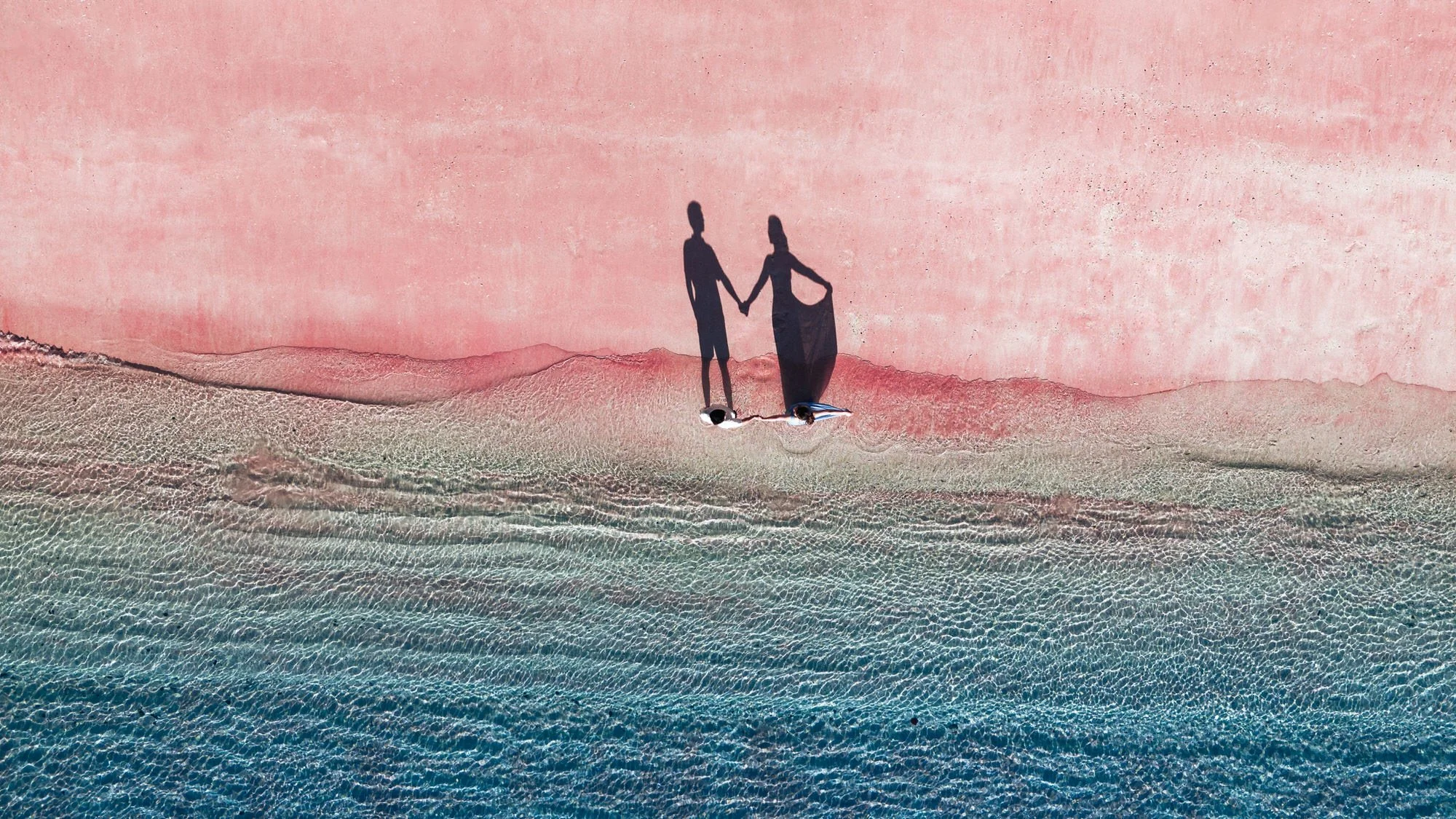 PADAR island pink beach