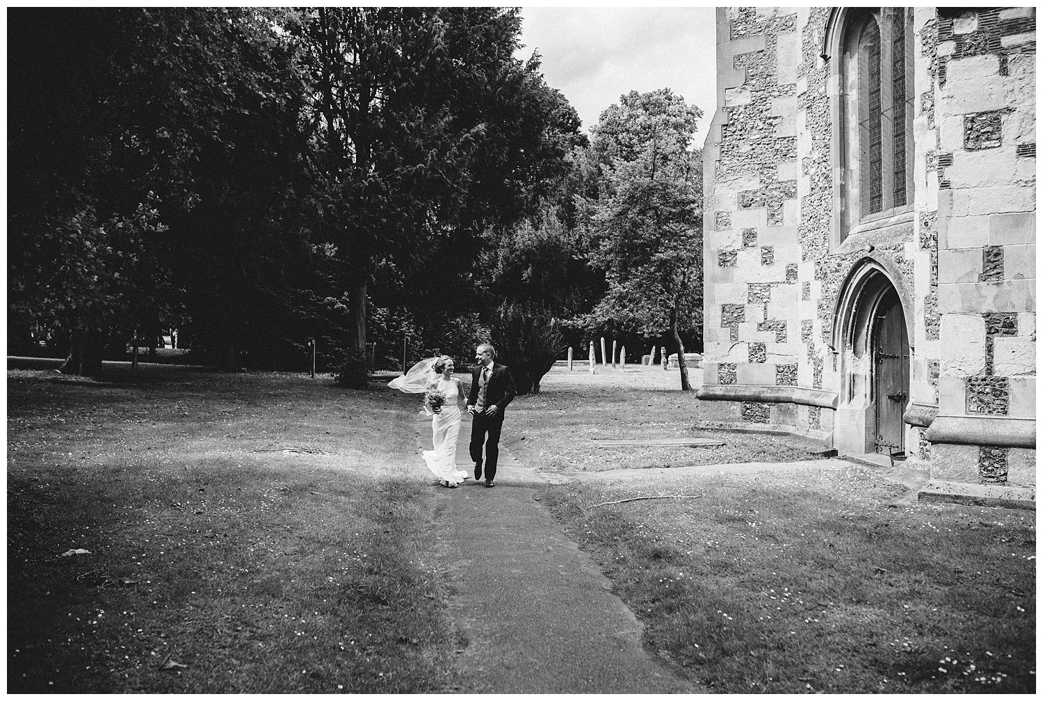 Buckinghamshire Wedding Photographer-31.jpg