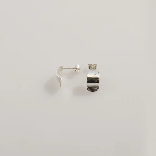 jessie-harris-demi-fold-earrings-image-1.jpg