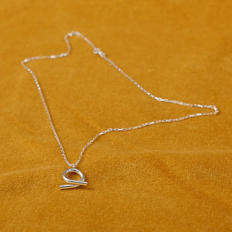 mid LOOP necklace 3.jpg