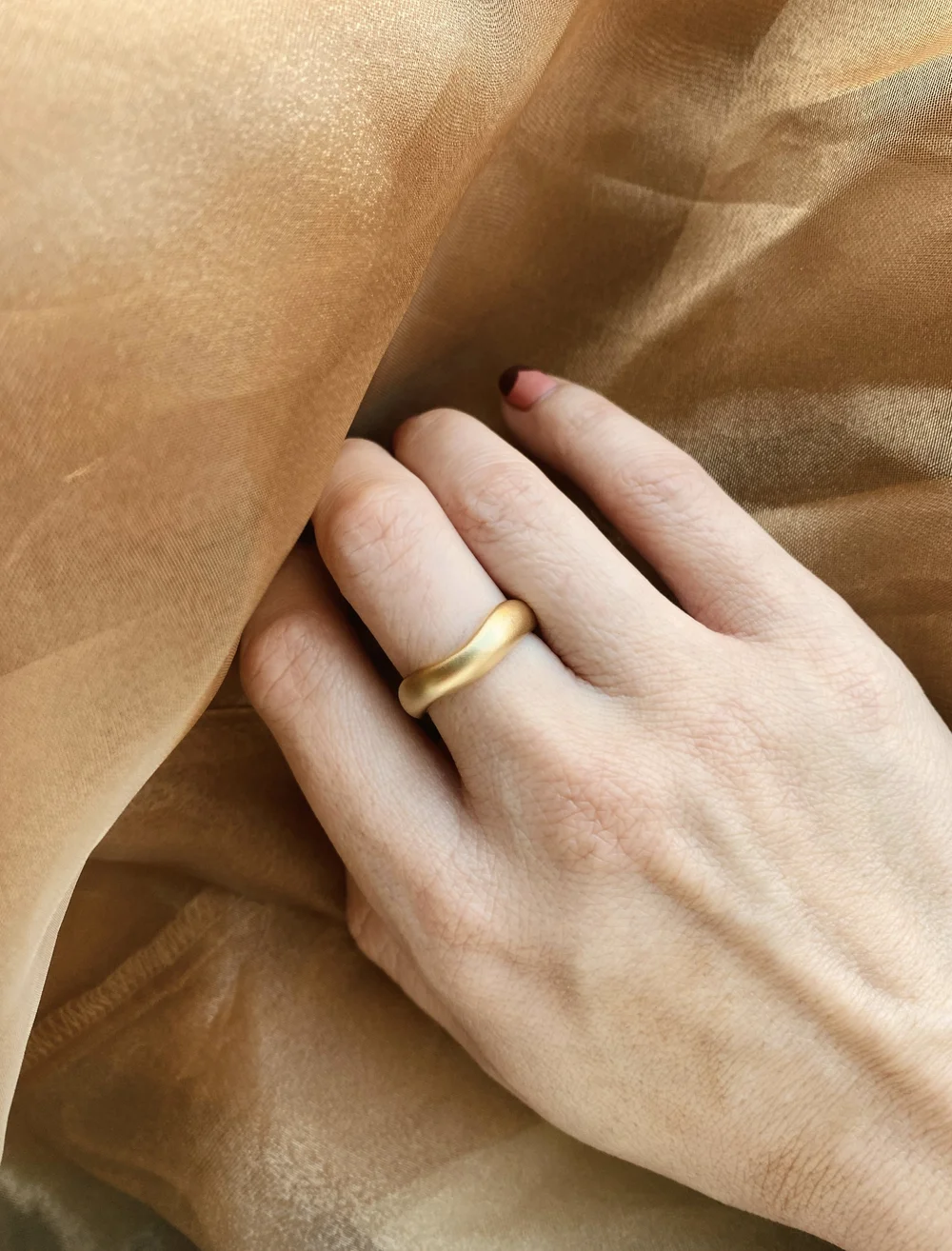 Fluid Ring — Jessie Harris Bespoke and Designer Jewellery