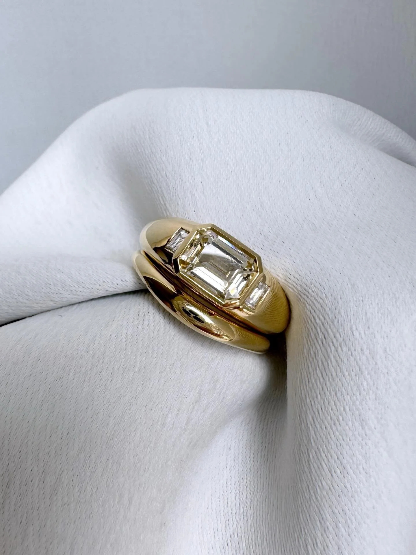 One of my absolute favourite projects from the final weeks pre mat leave (I didn&rsquo;t get a chance to post any of them so have some pretty fab pieces to share) was for for J+J - super pale yellow sapphire and baguette diamond Bombe style ring with