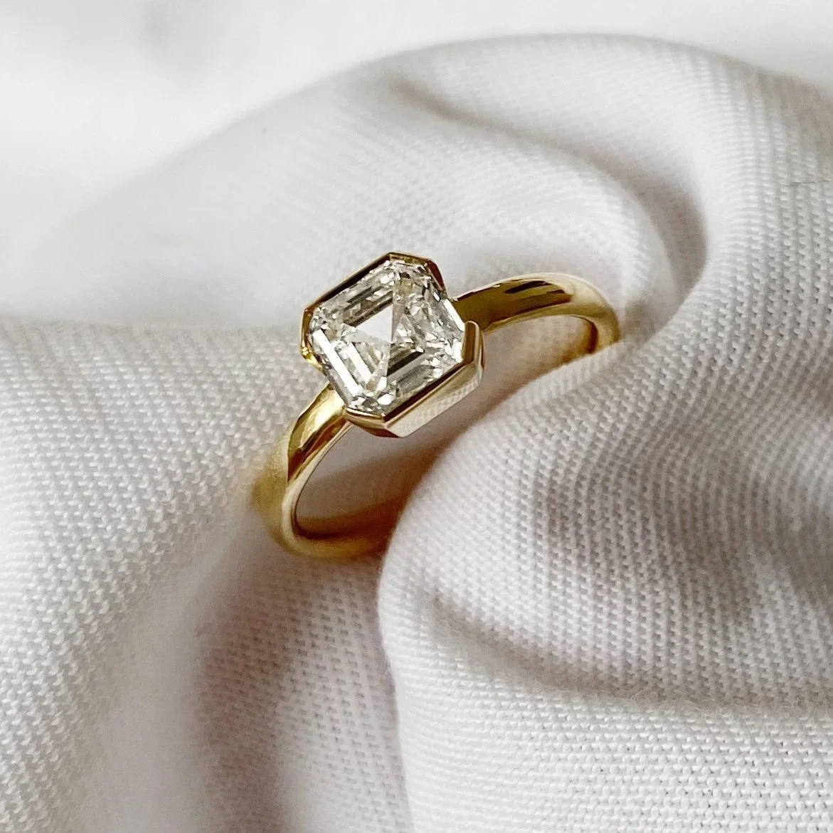 Jessie+Harris+Engagement+ring+1 copy.webp