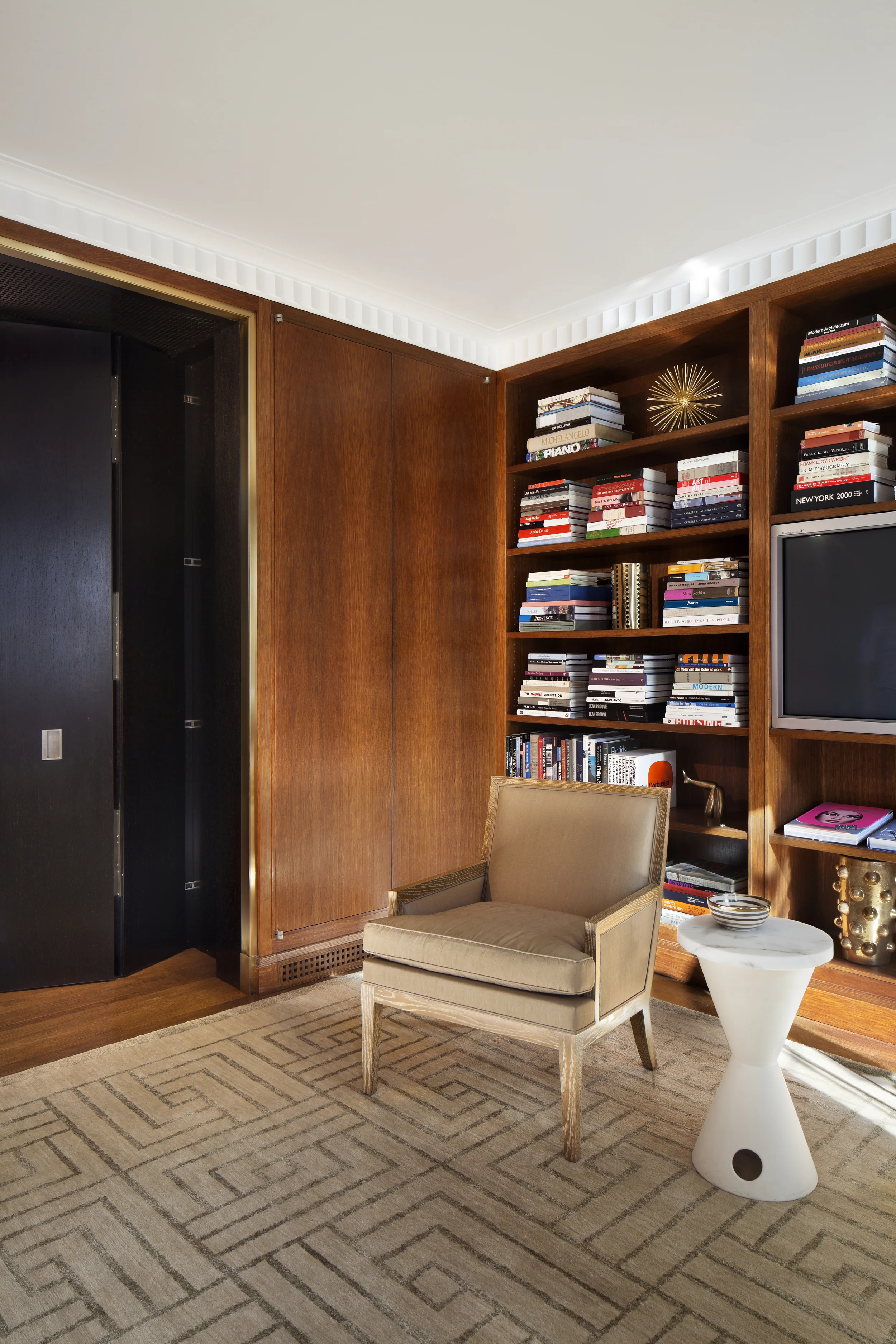7. Library with Bar Doors Closed-1133B_05A.1.jpg