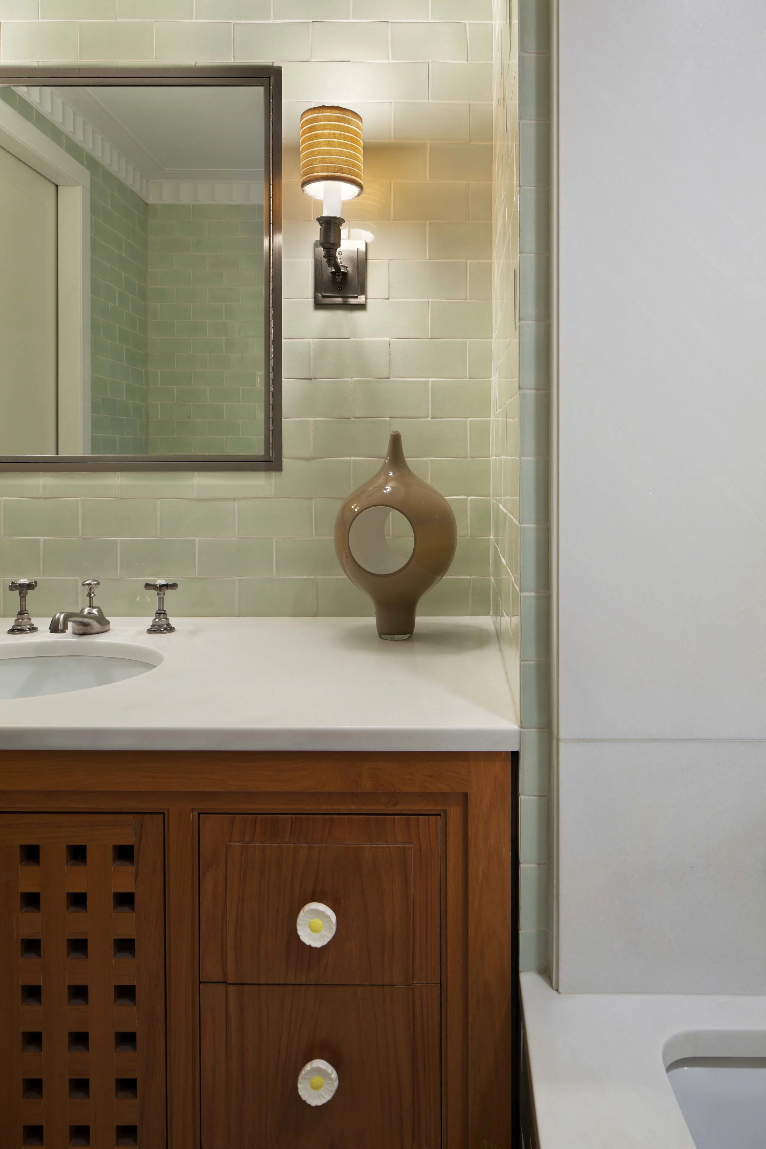 CHILDRENS BATHROOM 1133B_13.2.jpg