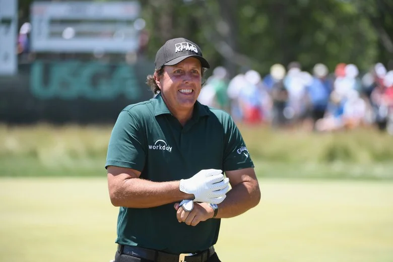 Phil Mickelson continues apology tour