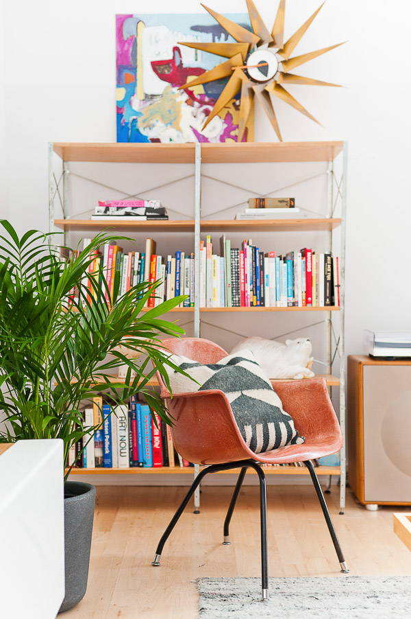 amelia-lawrence-photo-mauve-living-room-chair-midcentury-natural-light-1.jpeg