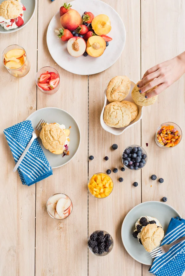 amelia-lawrence-photo-paper-and-stitch-summer-entertaining-ideas-shortcake-dessert-bar.jpg