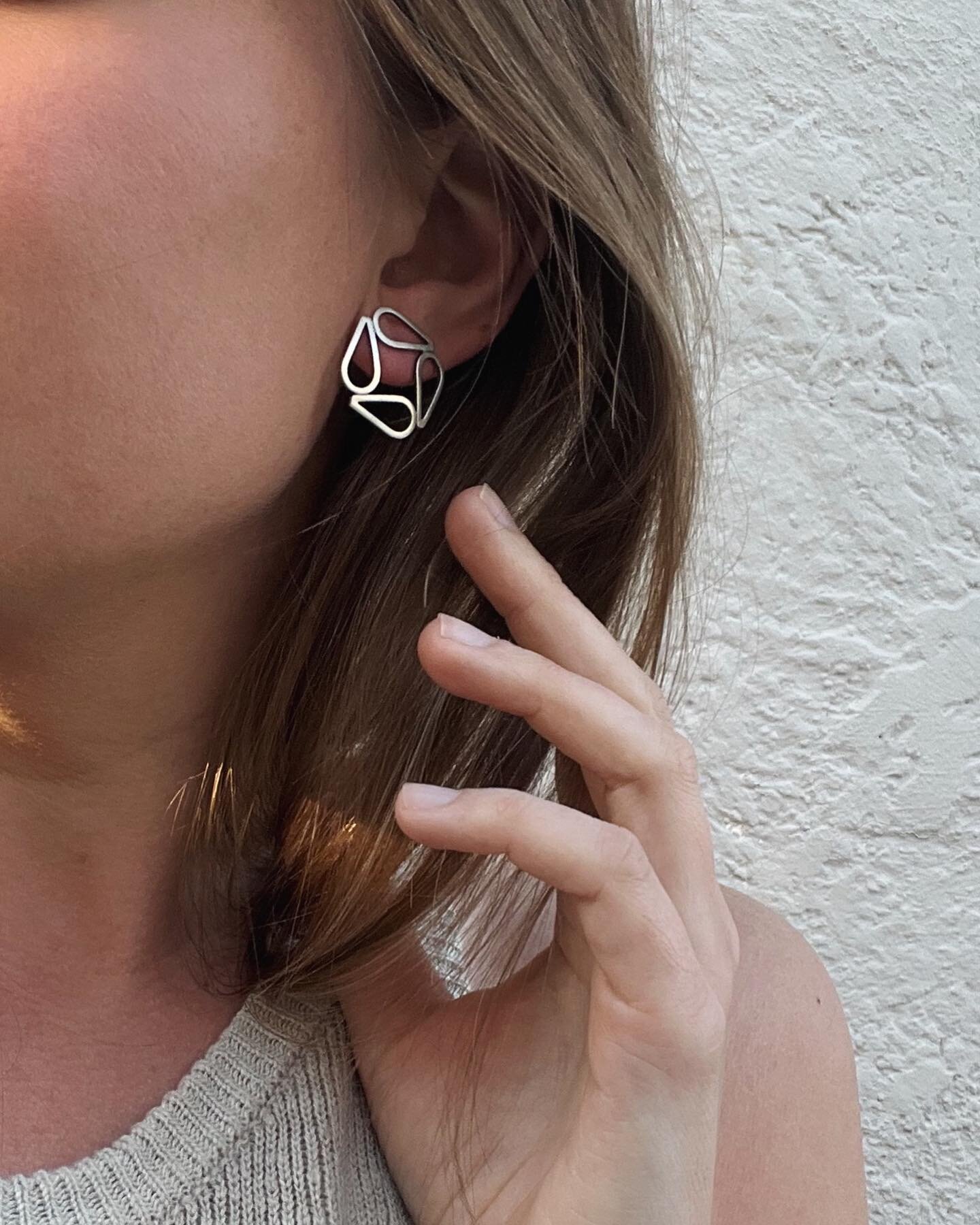 \ Love me a good earring and hand crop✨currently my favorite everyday style in new arrivals / \ / \ /