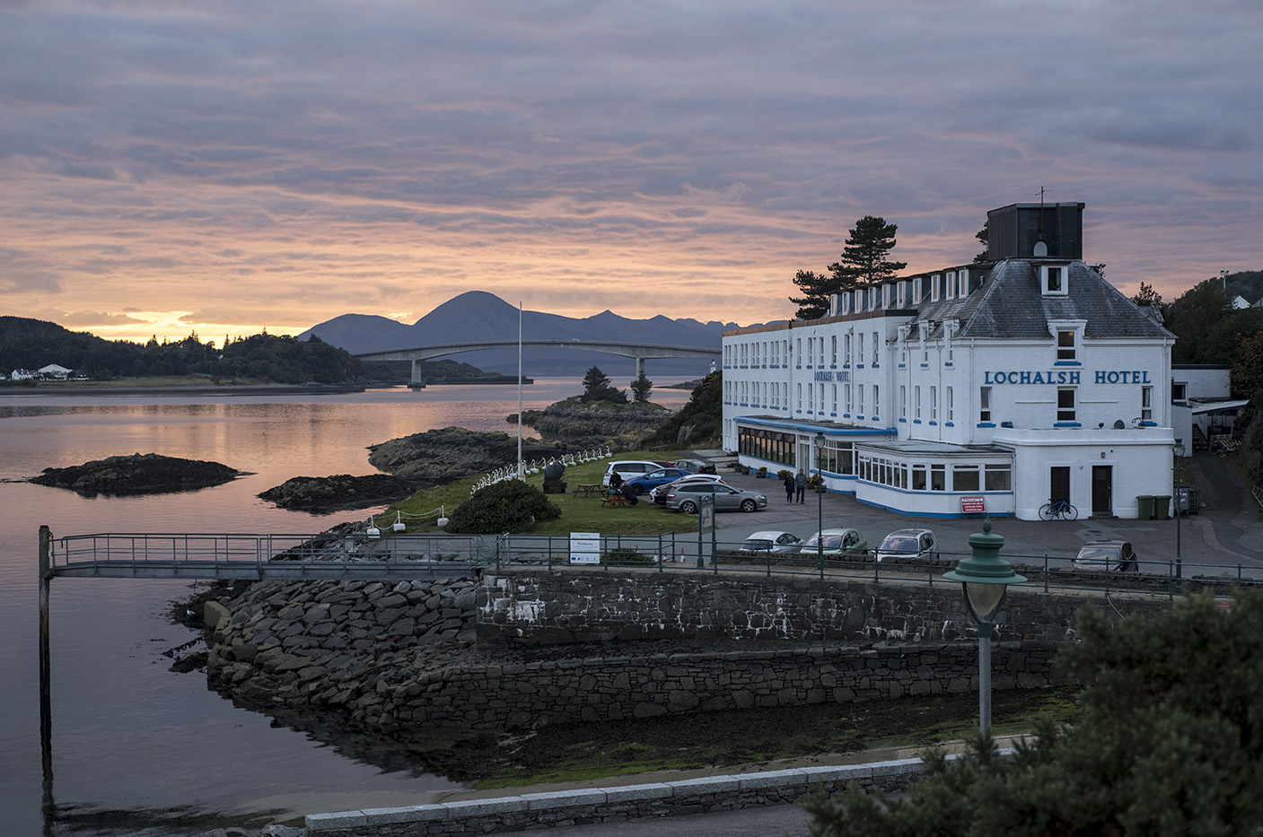 The first view of the setting sun I had before making my way past the hotel to the rocks.