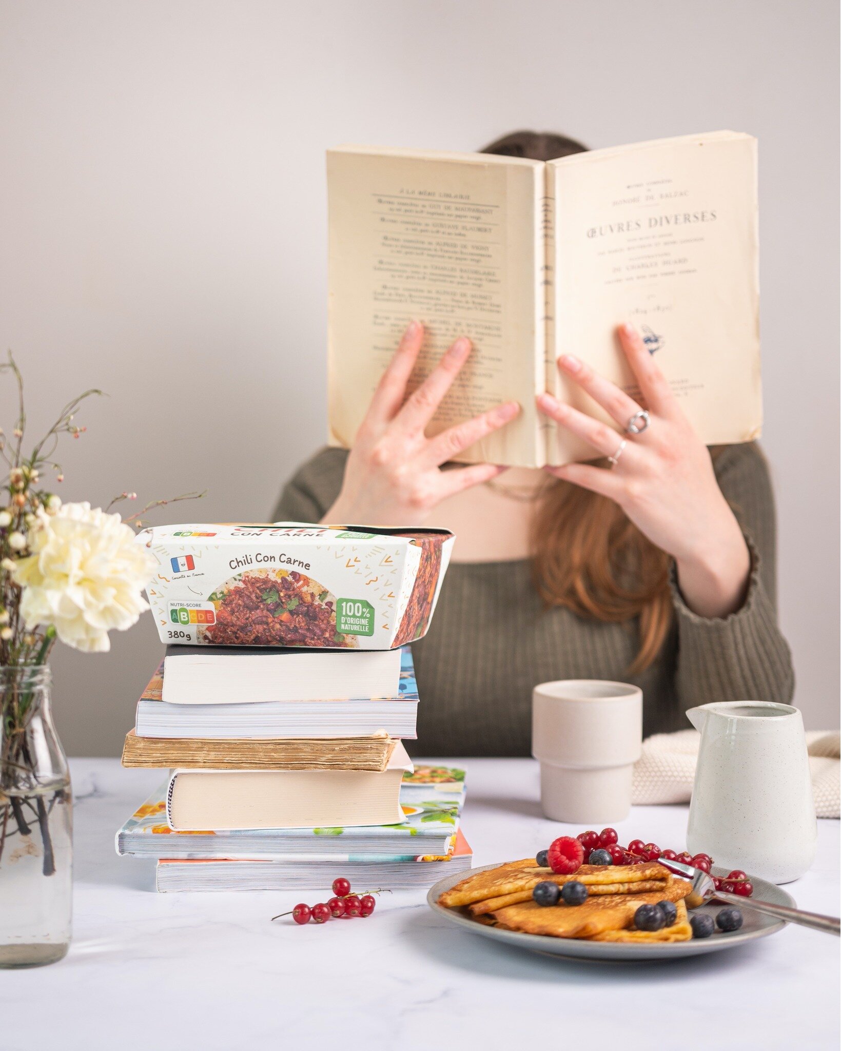 Aujourd&rsquo;hui, c&rsquo;est la journ&eacute;e mondiale du livre ! 📚

Pour c&eacute;l&eacute;brer cette journ&eacute;e, on a ressorti tous les livres des placards pour accompagner notre Chili Con Carne durant la pause dej 😋

Et vous c&rsquo;est q