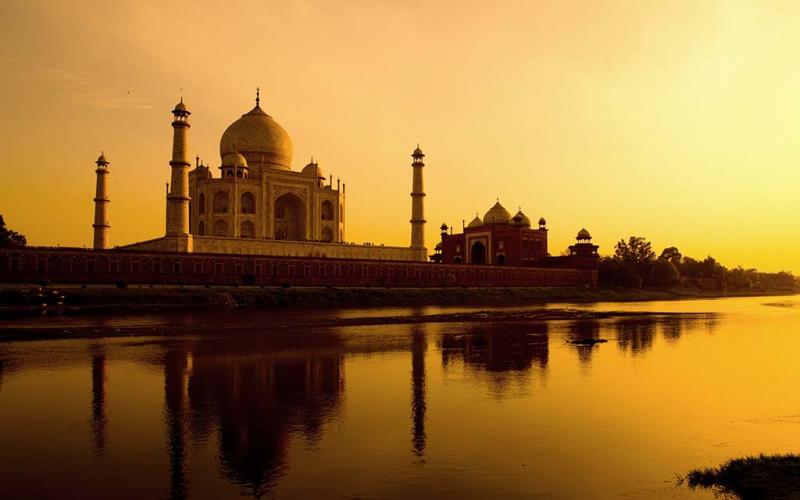 enlightened-inida-hero-india-agra-taj-mahal-16505722.jpg