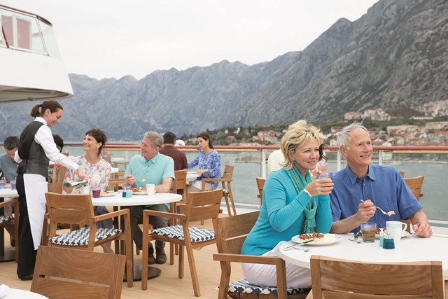 STAR_Aquavit_Terrace_Models_Dining_4362.jpg