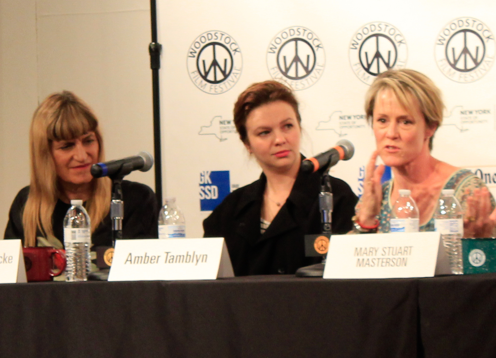 Amber Tamblyn (C) on the 2016 Woodstock Film Festival Women in Film Panel, flanked by director Catherine Hardwicke (L) and actress Mary Stuart Masterson (R)