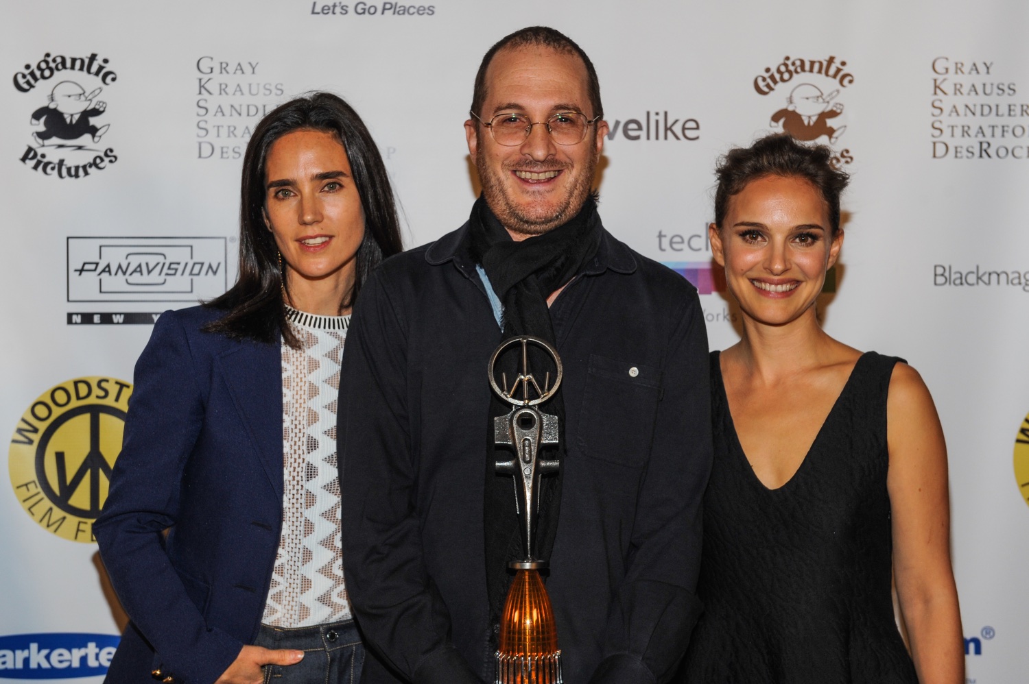 Darren Aronofsky with Jennifer Connelly and Natalie Portman at the 2014 Woodstock Film Festival Maverick Awards.