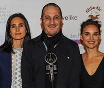 Darren Aronofsky (center) with Jennifer Connely and Natalie Portman