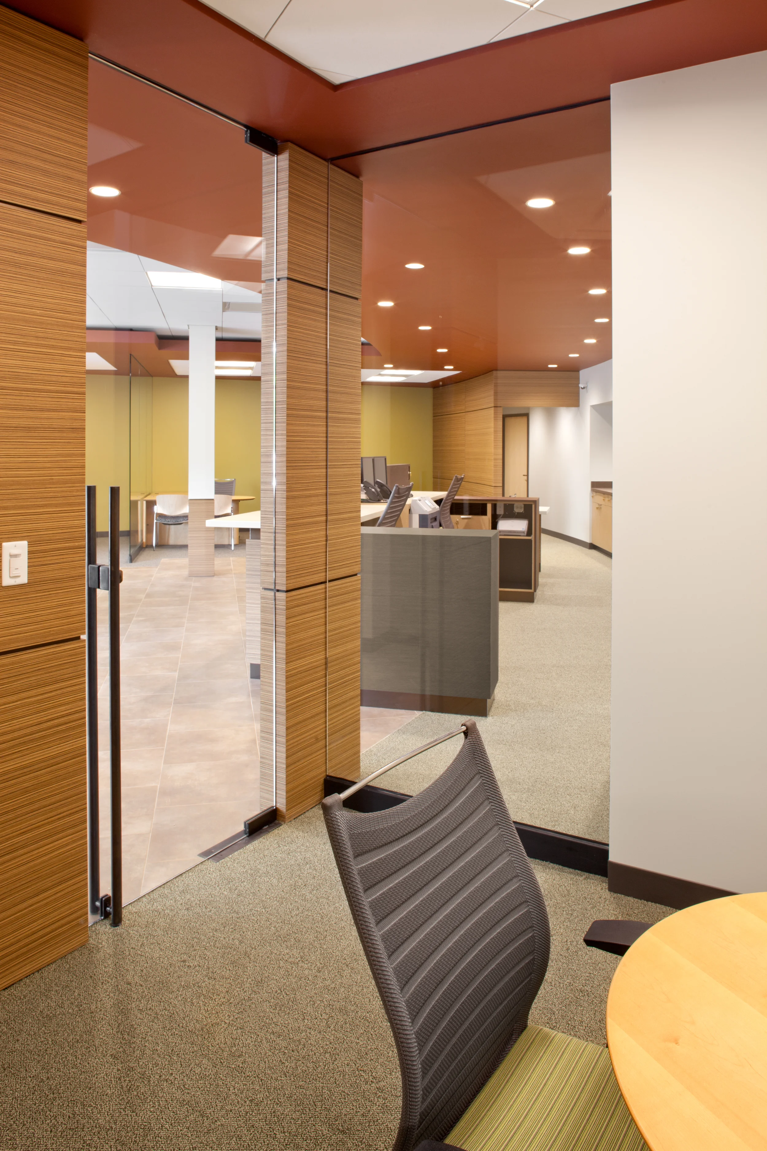 AdvantisFrmnt-JoshPartee-4692-mgr-office.jpg