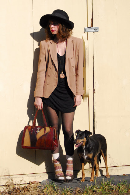 taupe+and+black_05_1000.jpg