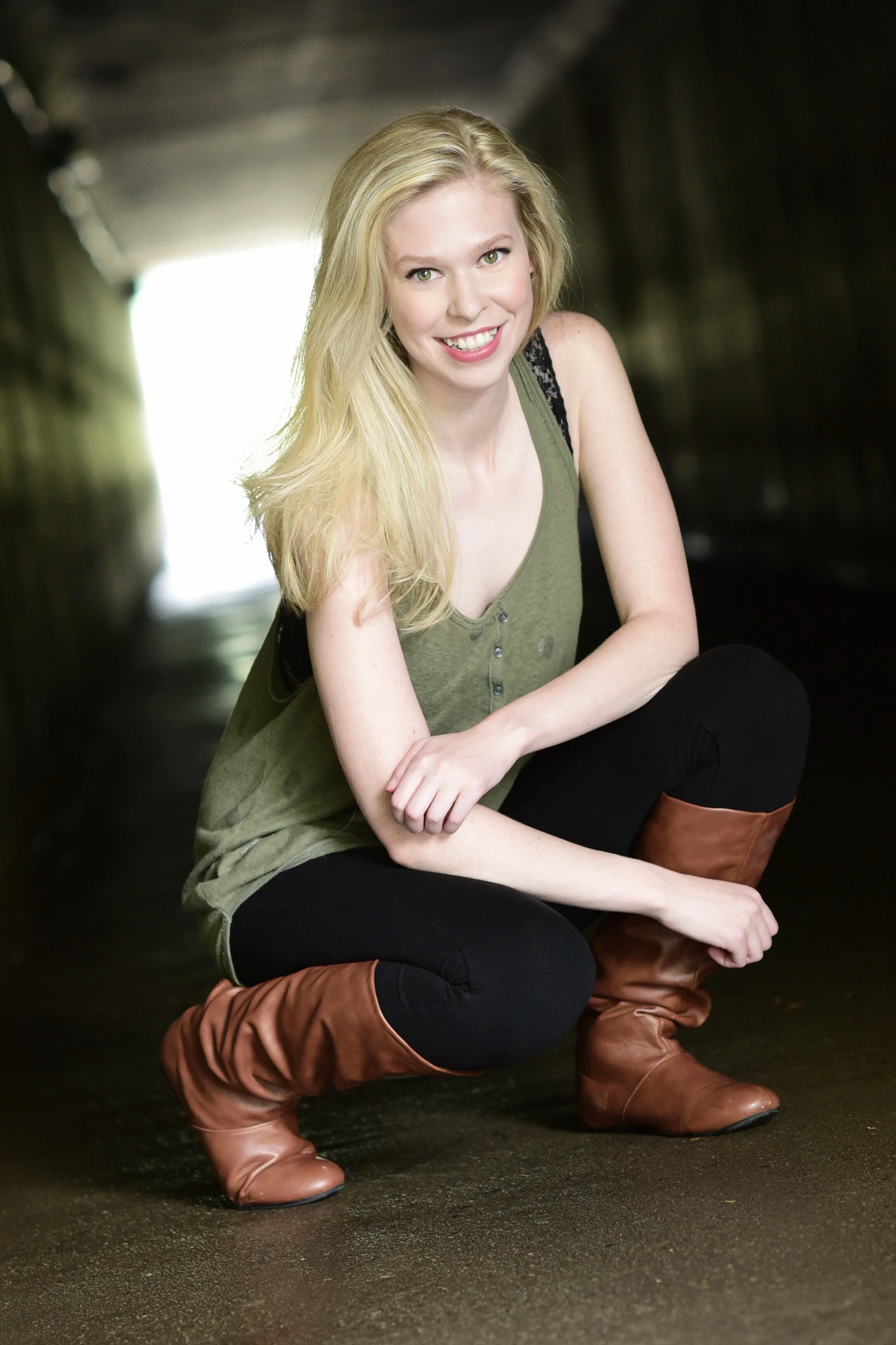 jessie davis headshot body shot.jpg