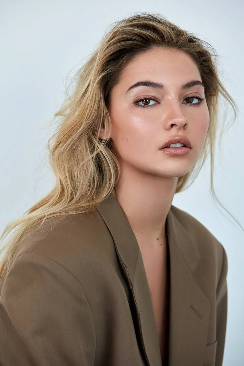 madelyn cline.jpg