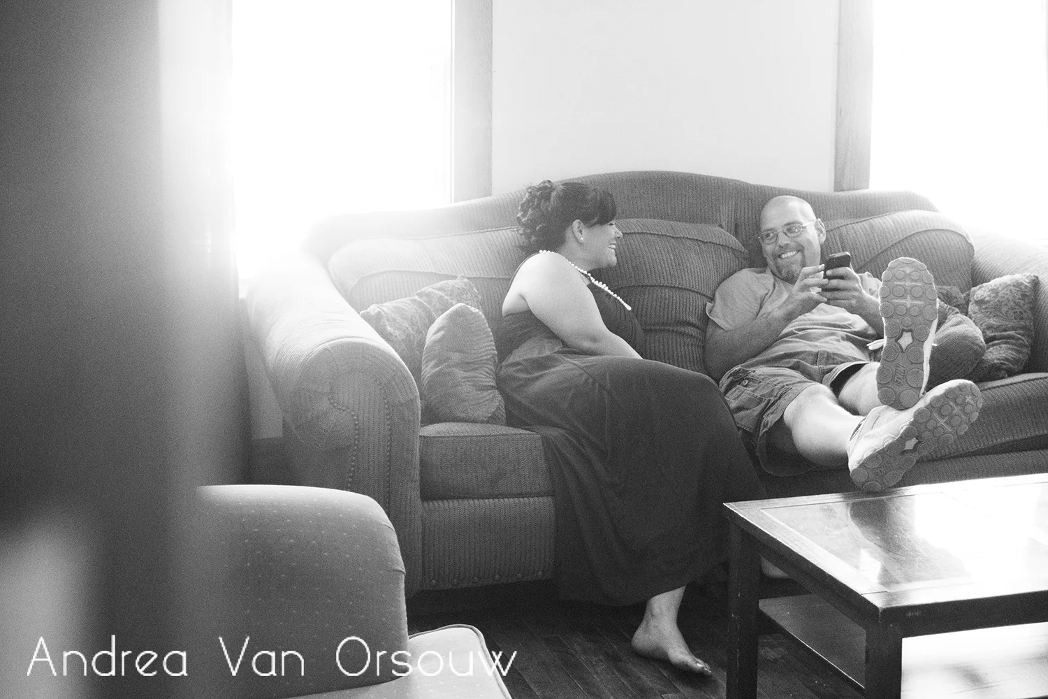 parents_of_bride_hanging_out.jpg