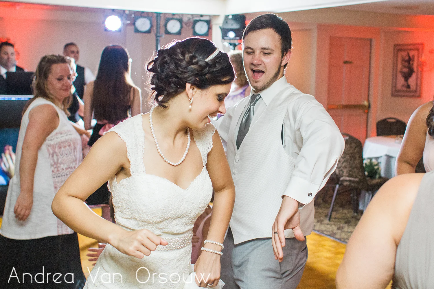 reception_dancing.jpg