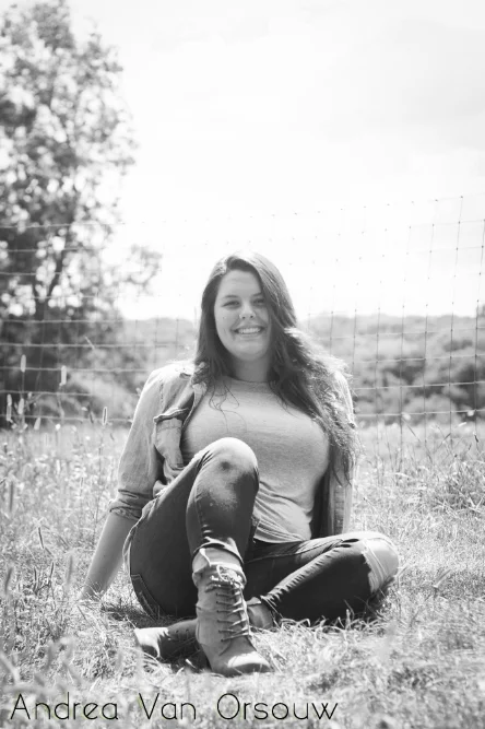 black_and_white_senior_portrait.jpg