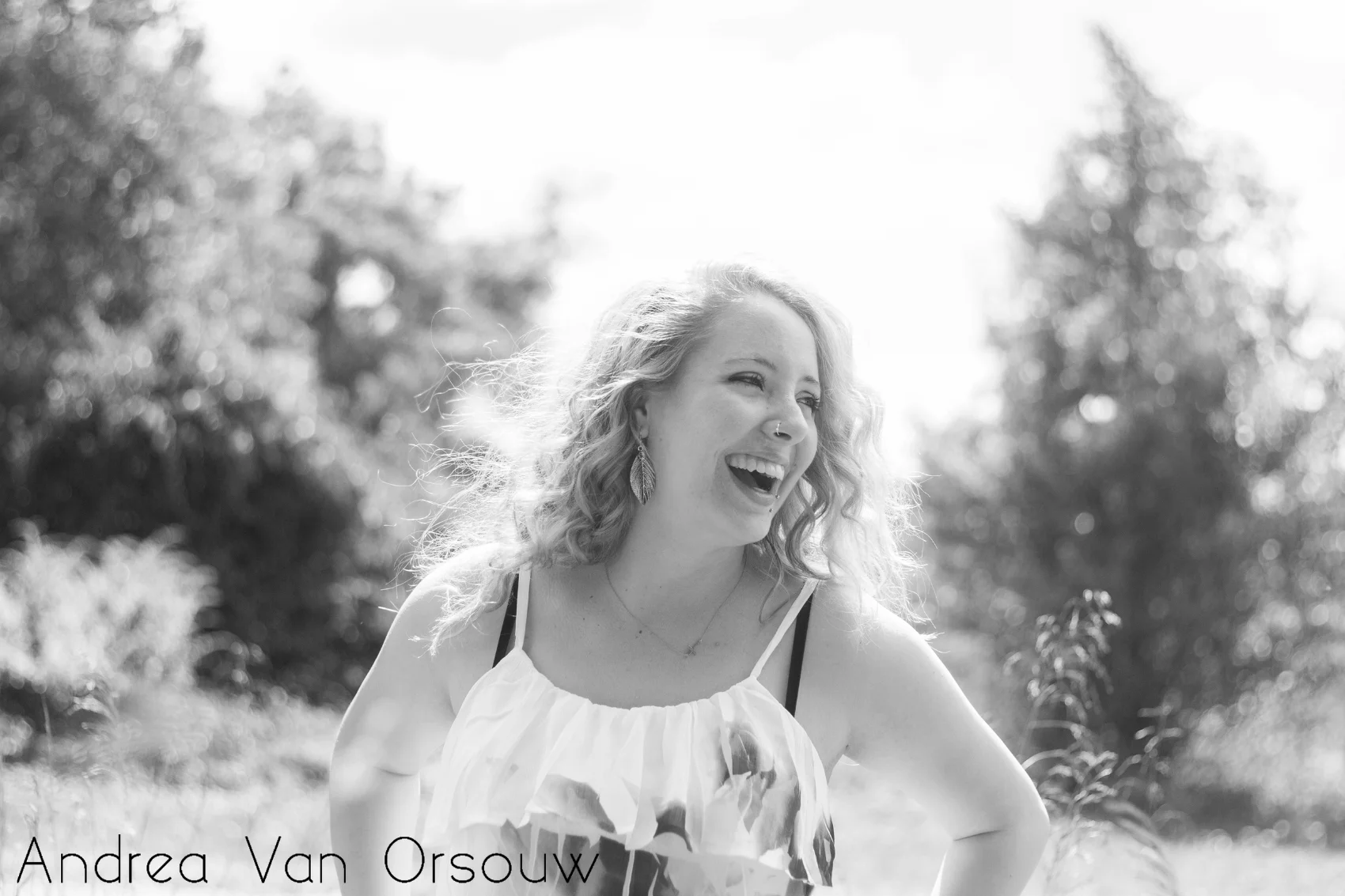 lauging_senior_portrait_girl_seventeen.jpg