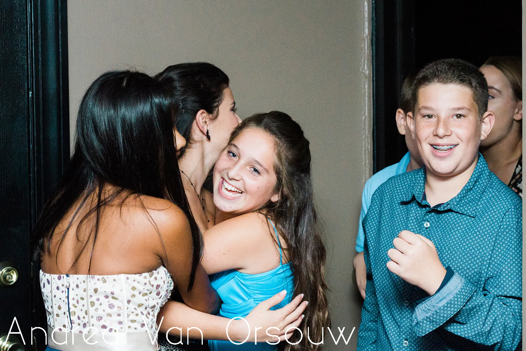 guests_arriving_bat_mitzvah.jpg