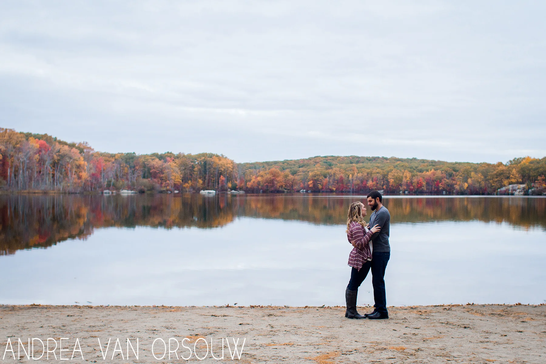 autumn_by_lake_engagement_session_ct_photographer.jpg
