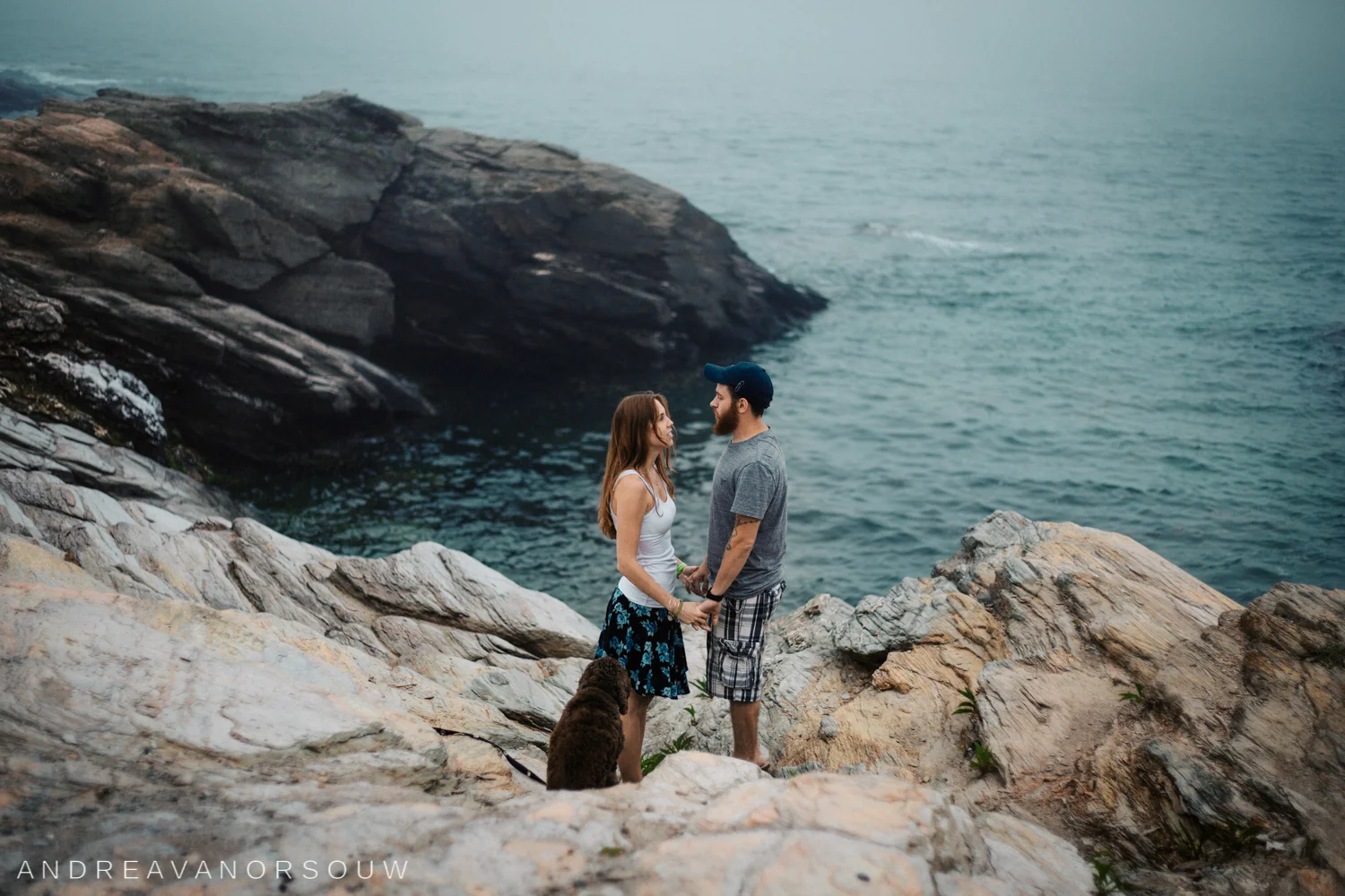 jamestown_rhode_island_Ri_engagement_session_photoshoot_wedding_outdoors_connecticut_wedding_new_england_photographer_beach_ocean_cliff.jpg