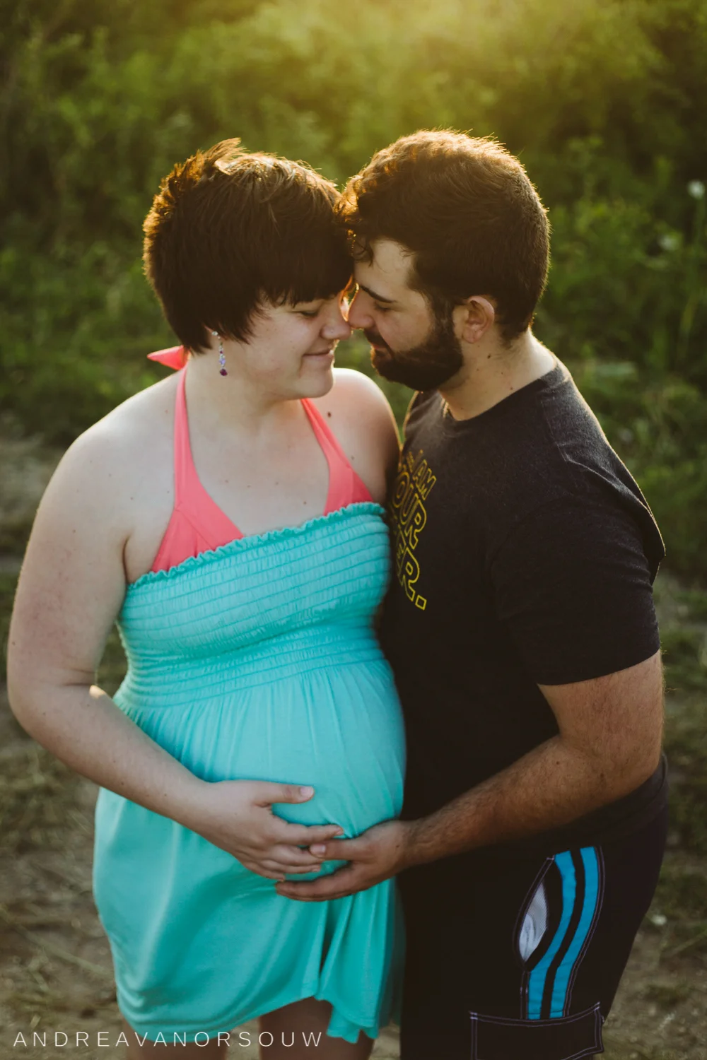 narragansett_rhode_island_scarborough_beach_maternity_married_couple_connecticut_new_england_wedding_photographer_natural_fun_geniune_laidback.jpg