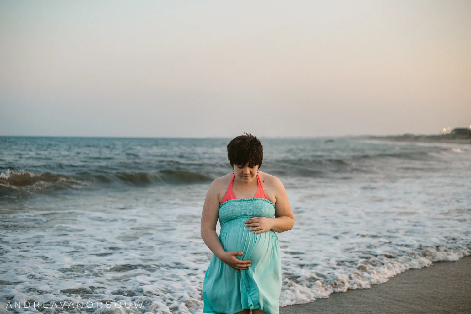 narragansett_rhode_island_scarborough_beach_maternity_married_couple_connecticut_new_england_wedding_photographer_natural_fun_geniune_laidback.jpg