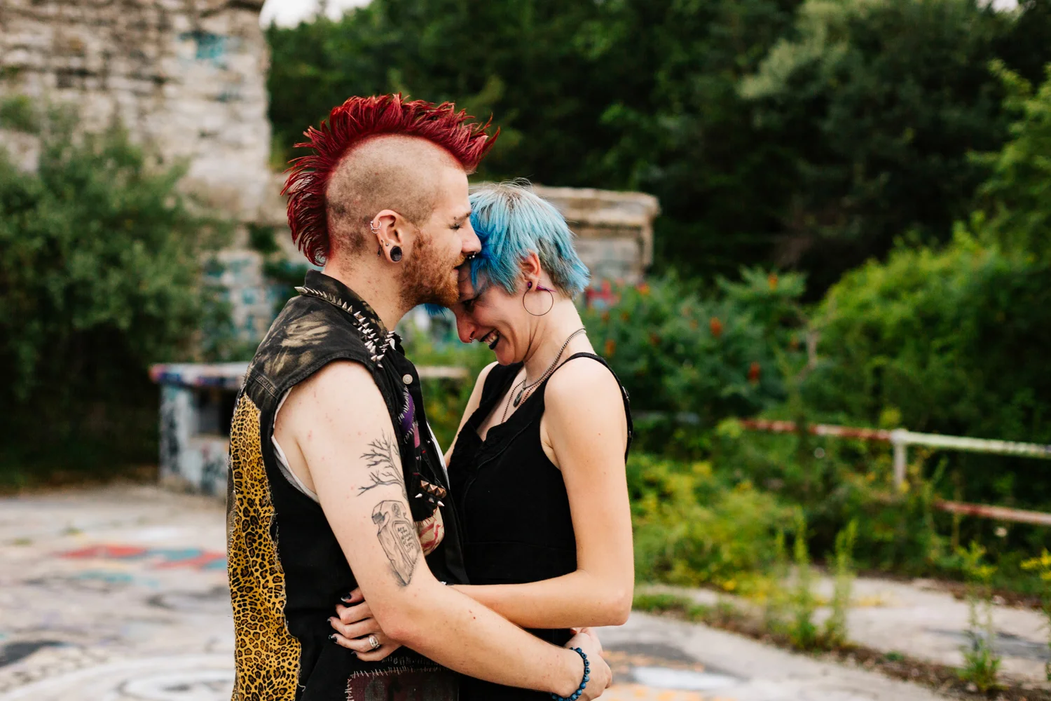 punk-engagement-session-fort-wetherill-ri-new-england-adventure-photographer.jpg